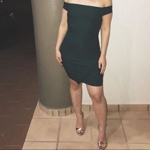 Green body con dress